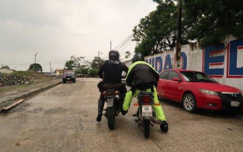 Las motos de los policías no siempre están en buen estado.