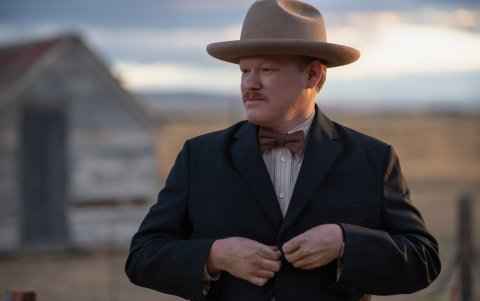 Jesse Plemons da la talla en su rol del amable y tranquilo George Burbank.