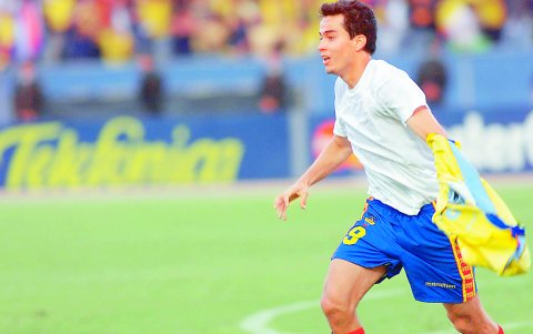Iván Kaviedes, celebrando el gol de la clasificación al Mundial de Japón Corea 2002.