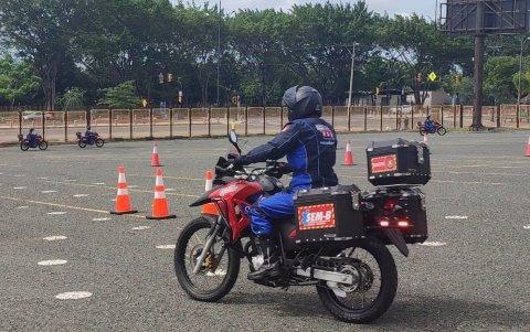 Cada moto costó más de 10.000 dólares y, hasta el momento, han realizado más de 400 salidas de emergencia.