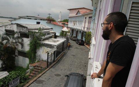 Las Peñas. En el emblemático barrio sobresalen cafeterías, galerías de arte y bares.