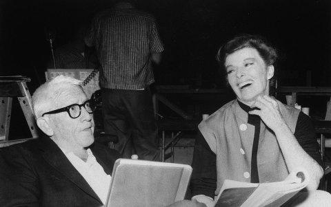 Fotografía de archivo de la actriz Katharine Hepburn y el actor Spencer Tracy.