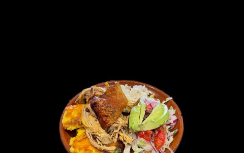 Los platos típicos de la sierra son algunos de los que tienen más acogida en su local.