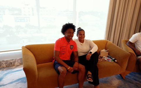 Ángelo Preciado recibió la visita de varios familiares que viven en Guayaquil.