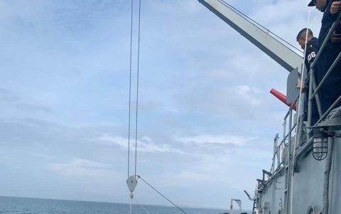 Moto acuática fue trasladada a tierra firme.