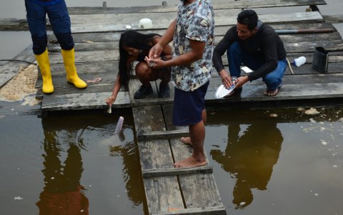 Los comuneros de Yaku Warmi se han convertido en los protectores de los delfines rosados.