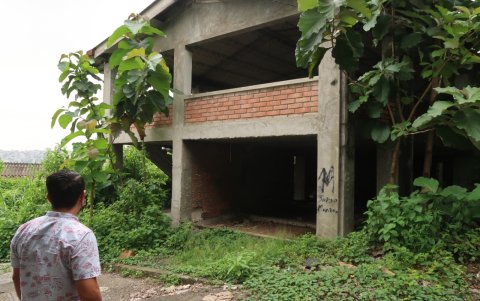 En la cima del Bim Bam Bum está un edificio que hace muchos años fue un parque infantil y luego se transformó en un hotel cinco estrellas.