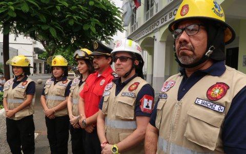 Una llamada diaria tuvieron los bomberos psicólogos, durante dos semanas, de intentos de suicidios en pandemia..