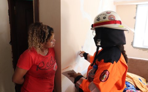 Las inspecciones comenzaron en el barrio Calderón, una de las poblaciones más afectadas.