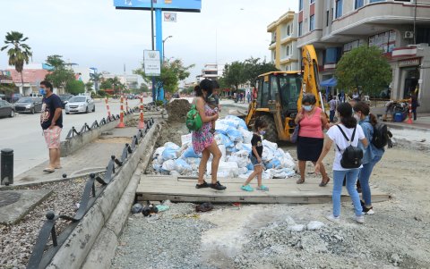 Dificultad. Ni siquiera en los parterres en los tramos donde los trabajos están casi listos