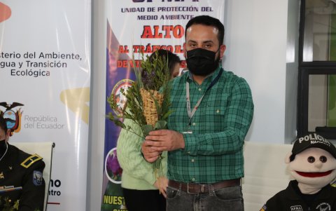 Se recomienda otras alternativas para realizar el ramo