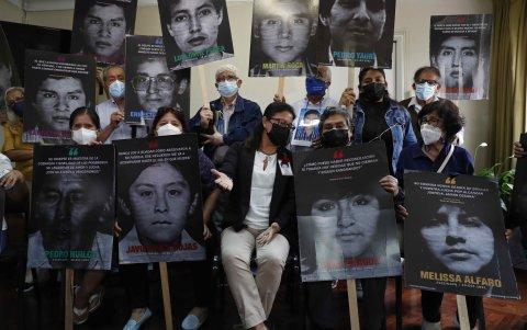 Familiares de las víctimas de matanzas piden que no se libere a Fujimori.