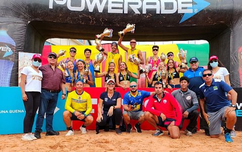 Ecuador (i) fue tercero en el torneo detrás de Brasil y Chile.