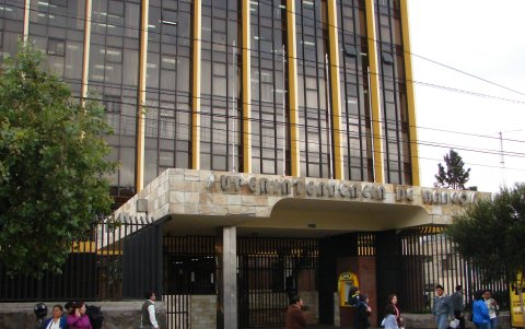 Entidad.- El edificio de la Superintendencia de Bancos en el país.