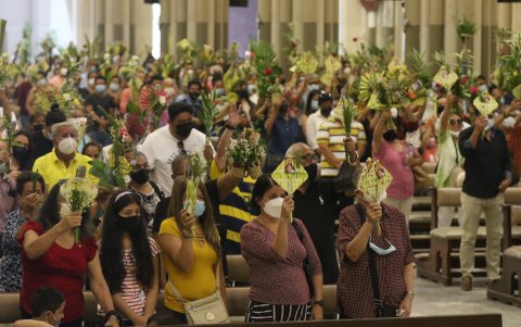 Las iglesias de Guayaquil estuvieron llenas de fieles católicos.