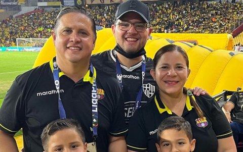 La familia Samaniego disfrutando en el Coloso del Salado.