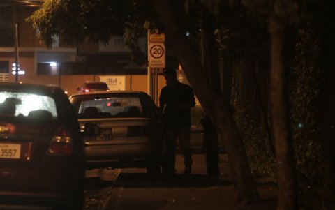 La oscuridad se apodera de algunas calles