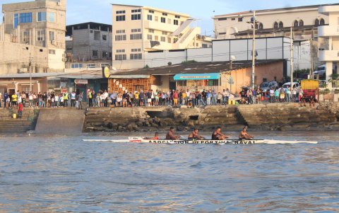 Los integrantes de la ADN 1 resistieron estoicamente las 49 millas náuticas