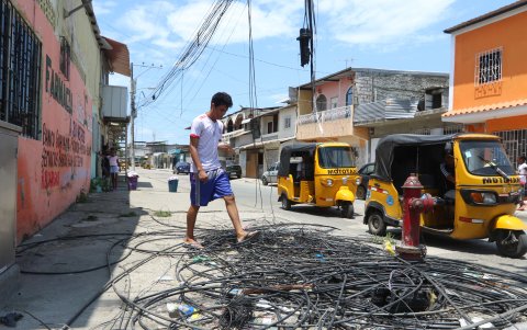 Cables. Los cables que fueron retirados en el sitio seguían regados, tal como lo constató este Diario.