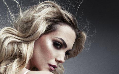 Fue Miss Ecuador 2012.