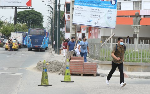 SAN JORGE. En la avenida San Jorge los trabajos fueron divididos en dos partes y cada uno adjudicados a dos contratistas diferentes, con el fin de agilizar la obra. Pero, la lentitud de las labores ha causado molestias.