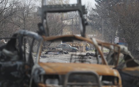 Mariúpol. Rusia continuó hoy jueves 21 de abril intentando aplastar los últimos focos de resistencia ucraniana en esta estratégica ciudad.