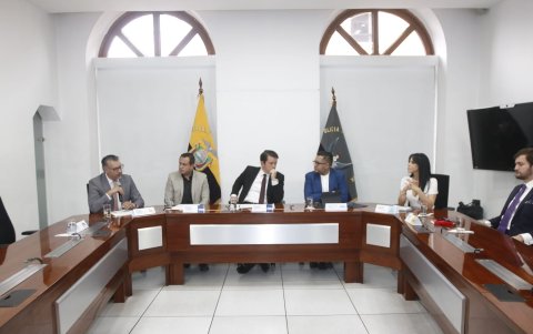 Algunos asambleístas defienden haber solicitado la comparecencia de algunos funcionario.