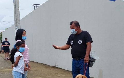 Johan Plaza recomienda primero hacer un perfil propio para decidirse.