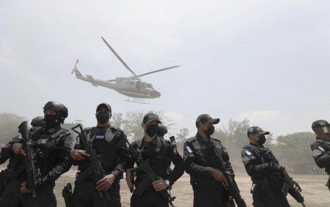 Tegucigalpa. El helicóptero que transporta al expresidente hondureño Juan Orlando Hernández.