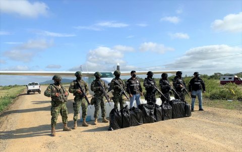 Entre las sustancias halladas el domingo anterior hubo drogas, pero también armas.