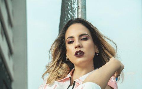 La artista combina su faceta de cantante con la de actriz. Pronto la veremos en la nueva producción de Alejandro Lalaleo.