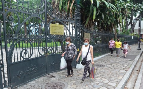 Hecho. No todas las puertas están abiertas.