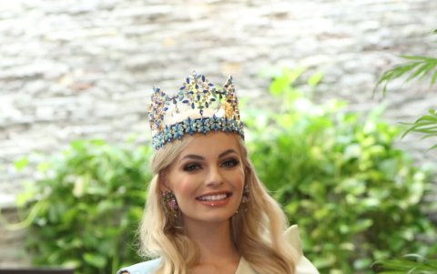 Karolina para el lente de EXPRESIONES.