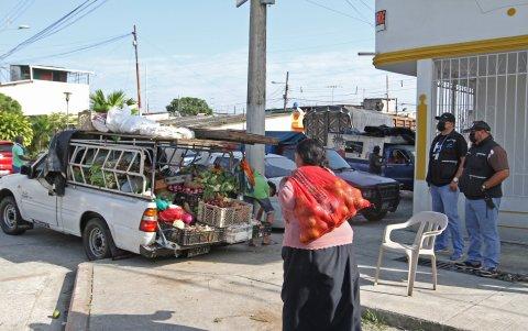 Espacio. Una veintena de vendedores aterriza al lugar, incluso en pequeños camiones.