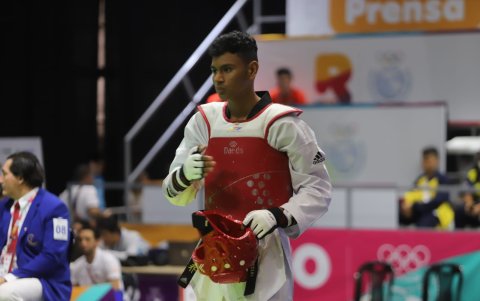 Mauricio  Ramírez en una pausa de uno de sus combates en la cita continental.
