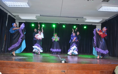 La madre e hija de la gestora también participaron del acto.