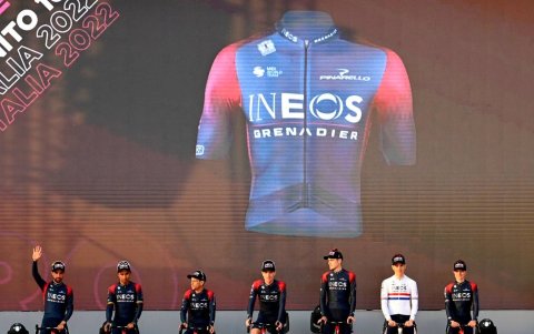 Ineos Grenadiers eligió un equipo fuerte para respaldar a Richard Carapaz en el Giro de Italia.