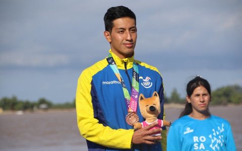 David Castro fue campeón sudamericano juvenil de aguas abiertas, bronce en los Juegos Mundiales de Playa en Qatar, igual que en los Juegos Sudamericanos de Playa en Rosario, entre otros galardones.