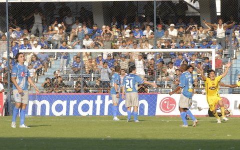 Pablo Palacios marcó la ruta a la goleada en aquel Clásico del 2008.
