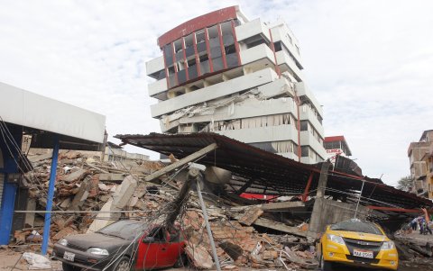 El terremoto de 2016 afectó la red eléctrica de Manabí, Esmeraldas y Santo Domingo.