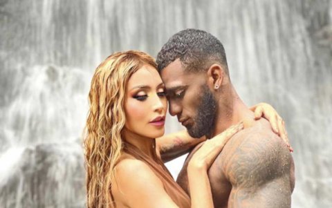 Jasú también está por lanzar el vídeo de la canción en la que aparece con Juan del Valle.