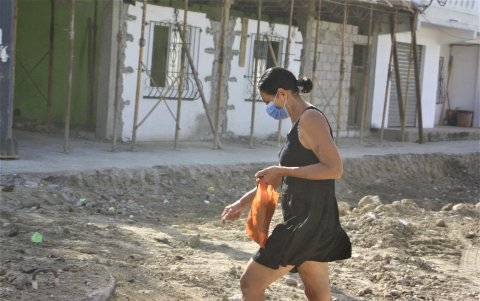 Obras. La convivencia se ha visto trastocada en todos los sentidos: no se puede caminar ni jugar, y hay evidentes problemas para aparcar los vehículos cerca de casa.