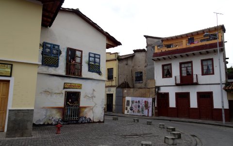 Patrimonio. Viviendas antiguas conforman este barrio, considerado el primero de la capital azuaya.