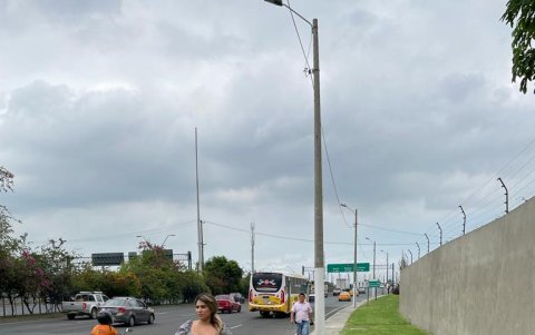 Obra. La caminera fue impulsada por líderes barriales.