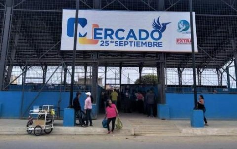 Frente al mercado municipal del cantón La Libertad, le quitaron la vida a Richard Eugenio Morán Reyes.