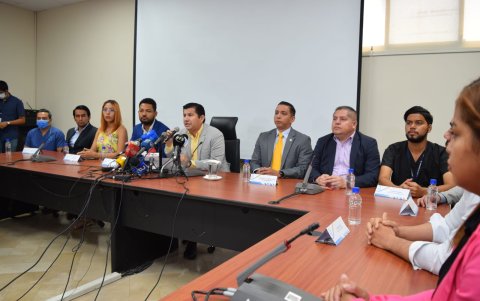 Autoridades de la Universidad de Guayaquil se pronunciaron sobre el reclamo de un grupo de estudiantes de Medicina.