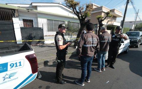 Un ciudadano fue baleado a la entrada de su casa, ubicada en las calles Noguchi y Cañar, en el sur de Guayaquil, el miércoles 11 de mayo pasado.