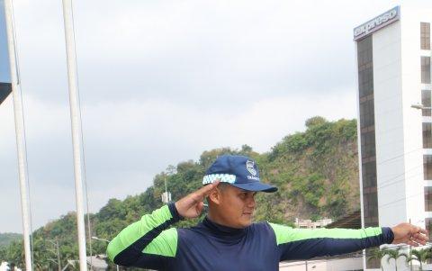 El artista cuenta con todo el apoyo de sus superiores y algunos se han convertido en sus fans.