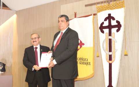 El exrector Mauro Toscanini recibió un reconocimiento