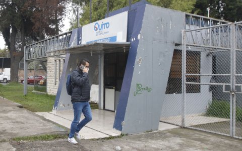 San Bartolo. Esta UPC se encontraba cerrada el pasado jueves. Los habitantes del barrio dicen que la más cercana y que funciona 24 horas es la de Solanda, a tres kilómetros.